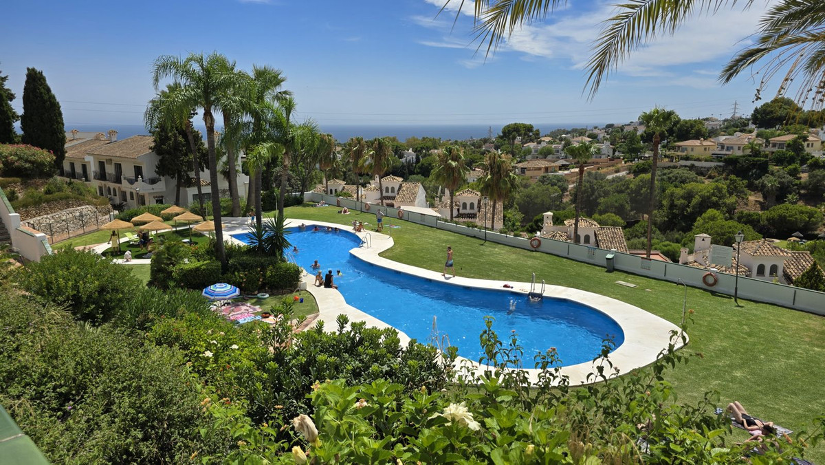 2 bedroom Apartments for sale in Calahonda – R5121916