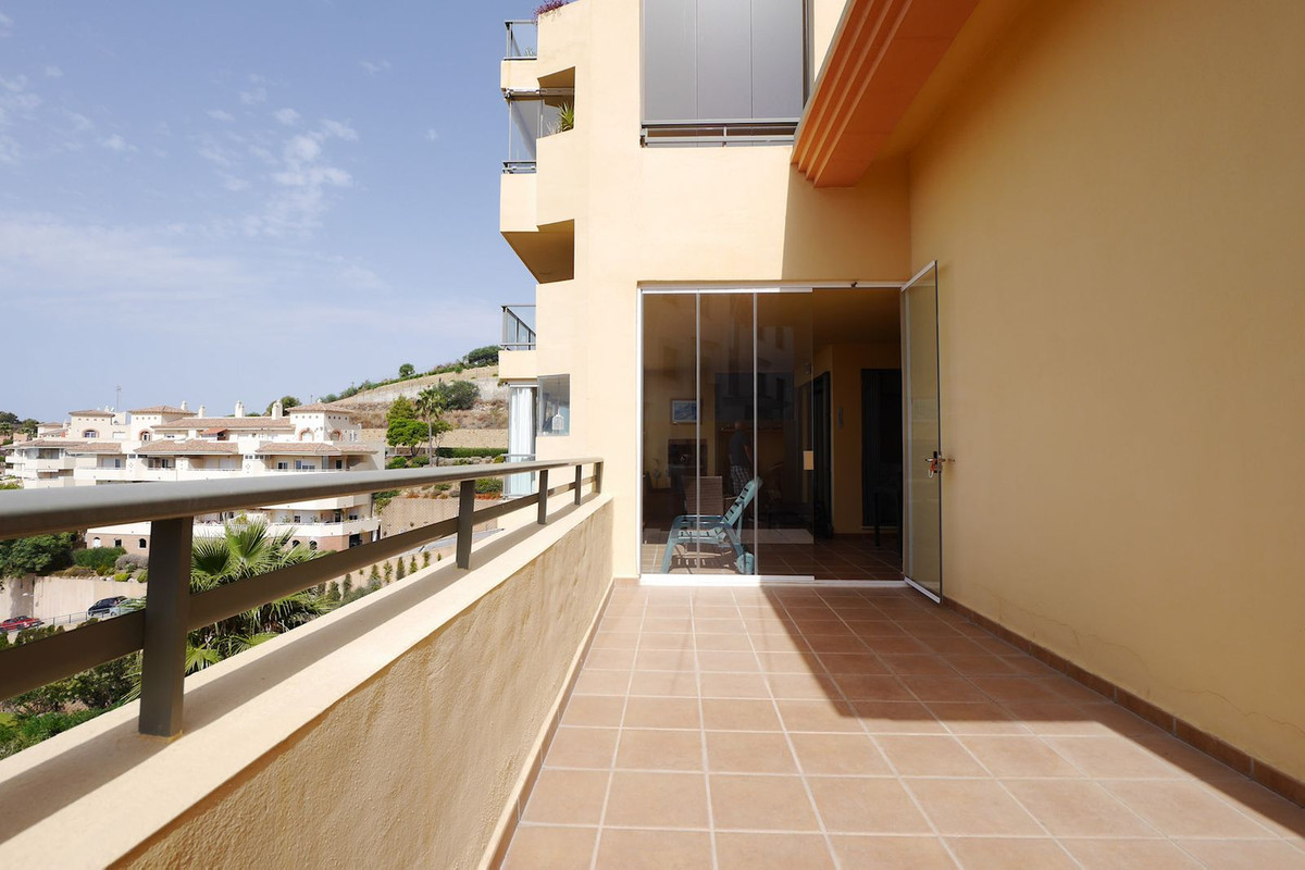 Apartamentos de 2 dormitorios en venta en Calahonda – R5136481