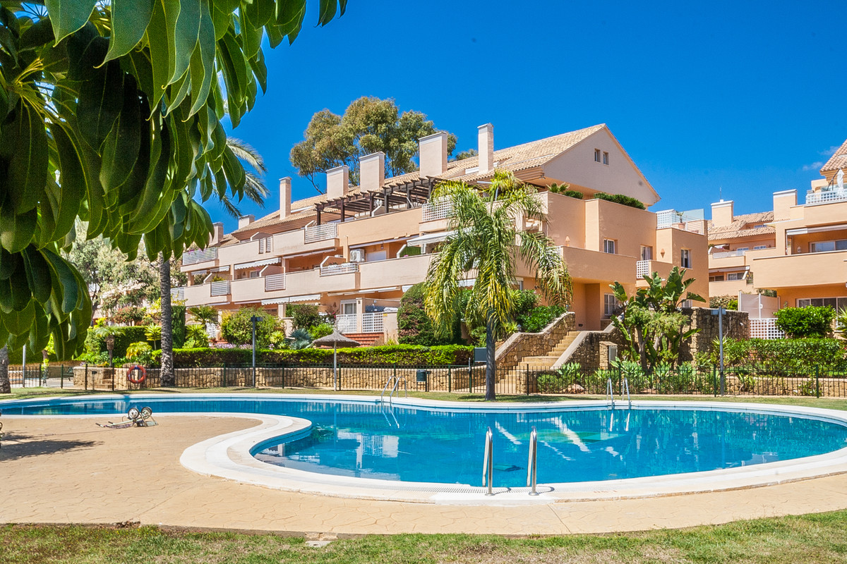 3 bedroom Apartments for sale in Elviria – R5125981
