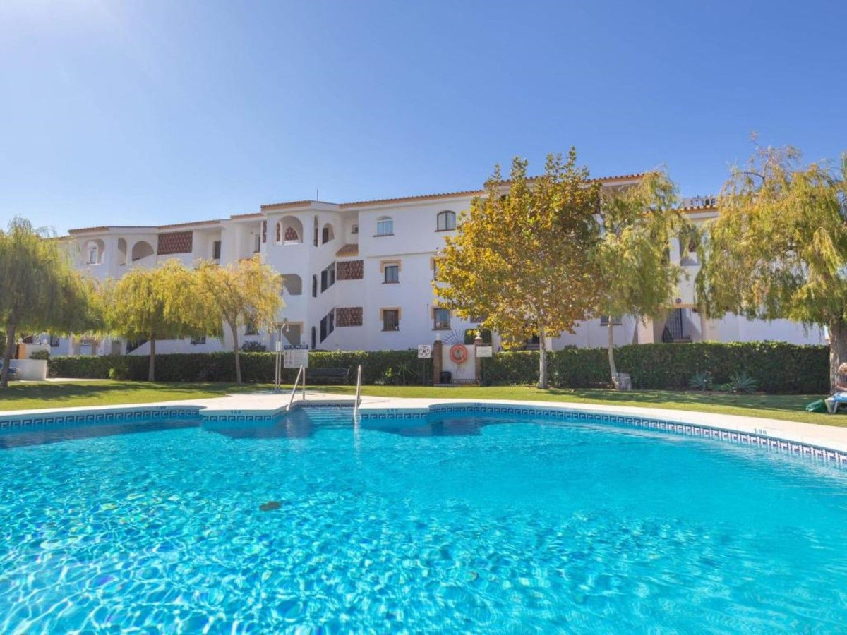 2 bedroom Apartments for sale in Riviera del Sol – R5127364