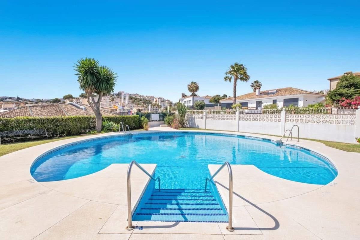 2 bedroom Apartments for sale in Riviera del Sol – R5127364