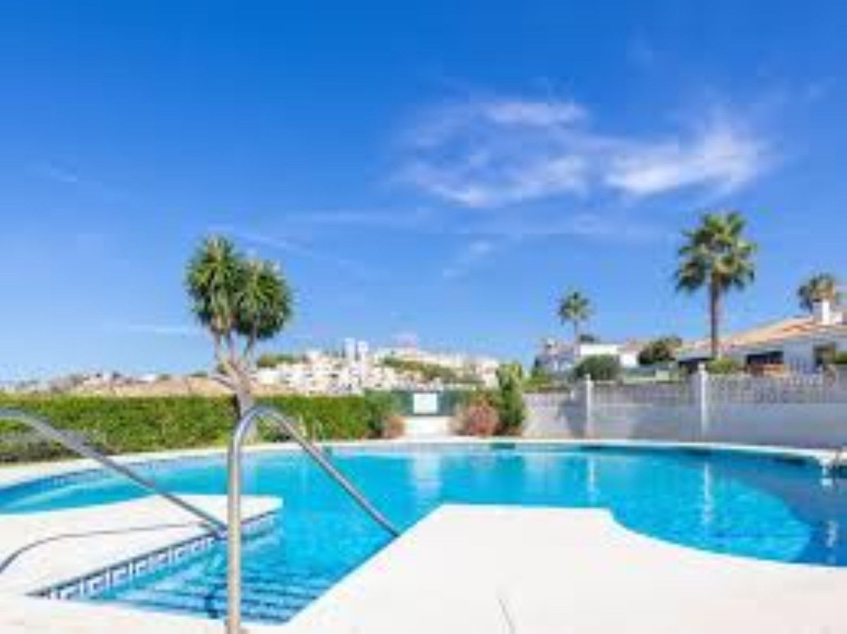 2 bedroom Apartments for sale in Riviera del Sol – R5127364