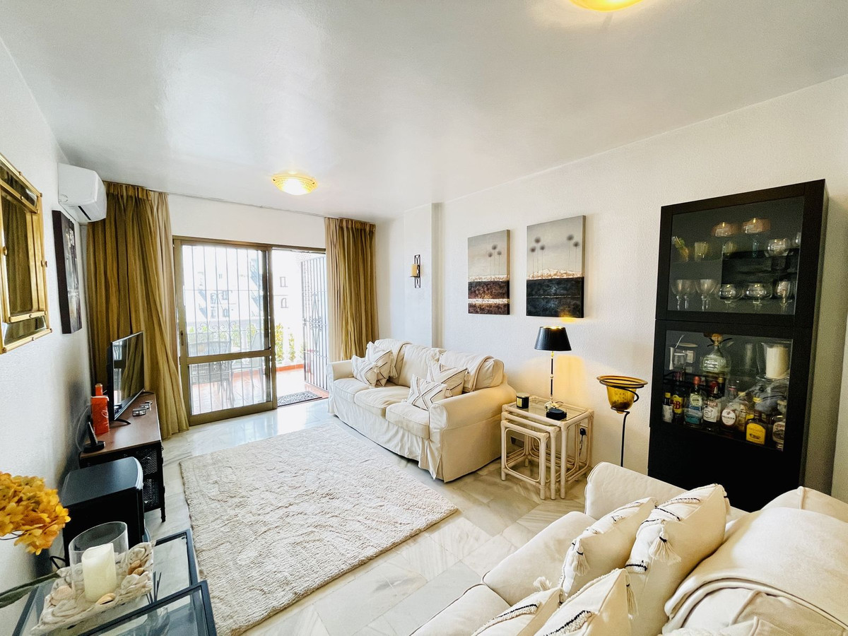 2 bedroom Apartments for sale in Riviera del Sol – R5127364