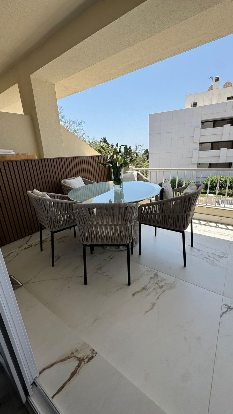 Apartamentos de 2 dormitorios en venta en Milla de Oro – R5131666
