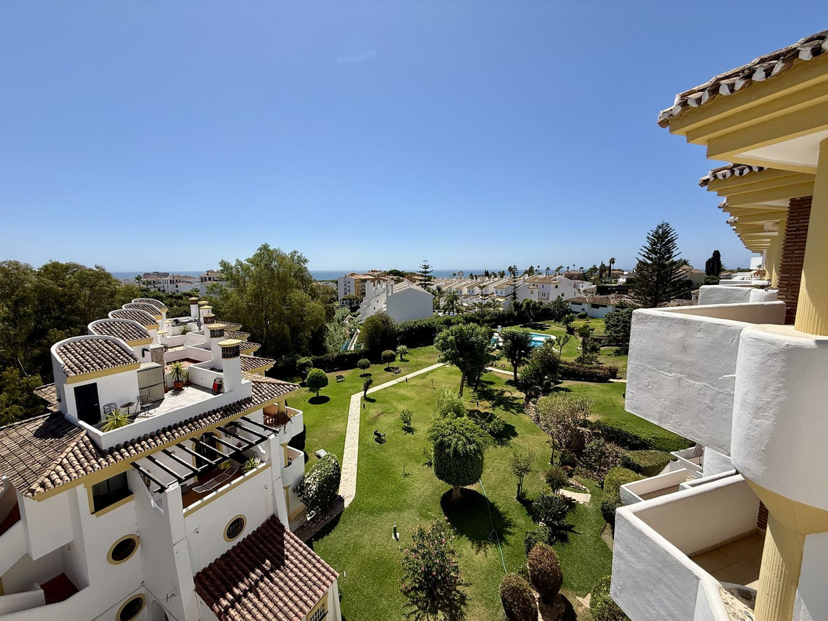 2 bedroom Penthouses for sale in Calahonda – R5140819