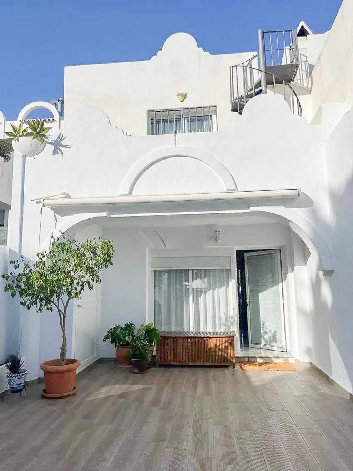 Adosados de 2 dormitorios en venta en Reserva de Marbella – R5126557