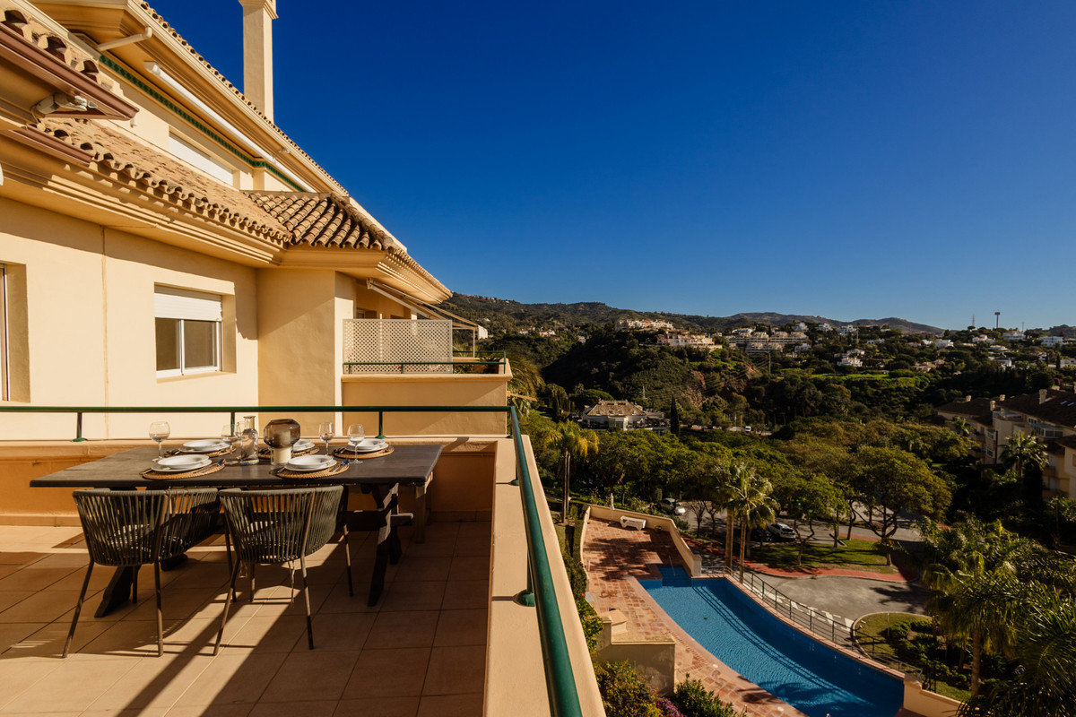 3 bedroom Apartments for sale in Elviria Hills – R5019652
