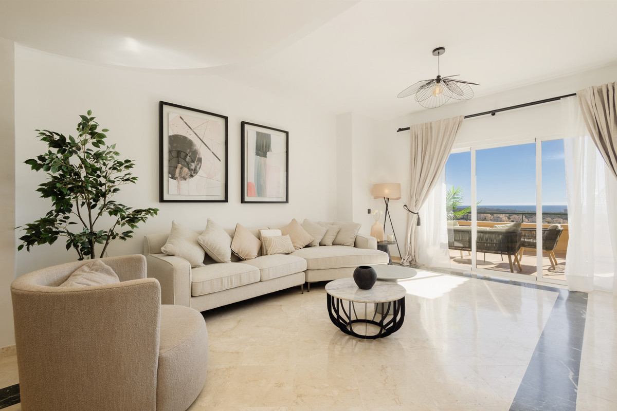 3 bedroom Apartments for sale in Elviria Hills – R5019652