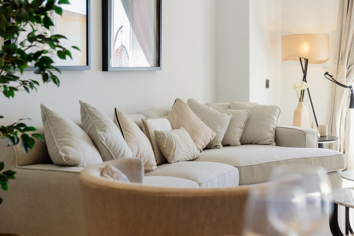 3 bedroom Apartments for sale in Elviria Hills – R5019652