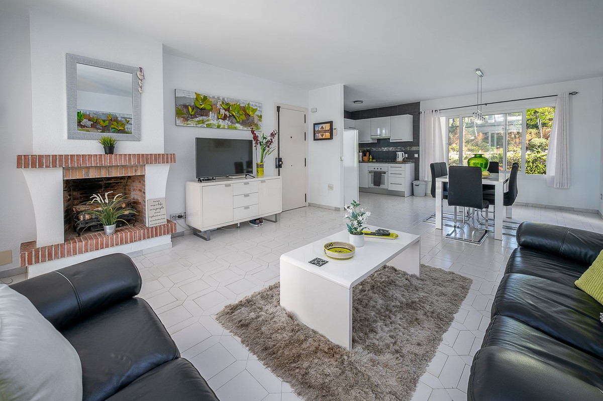 2 bedroom Apartments for sale in Miraflores – R5109358