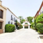 Adosados de 3 dormitorios en venta en Guadalmina Baja – R5126440