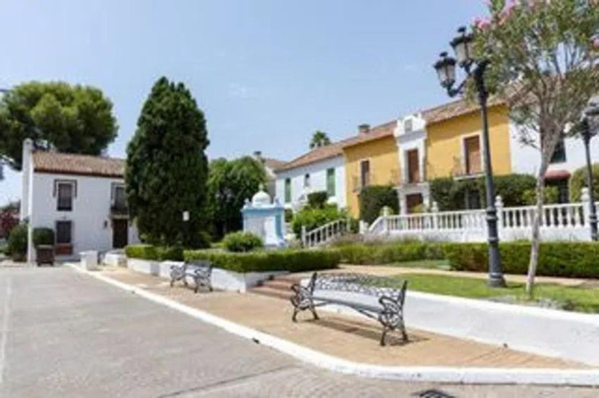 Adosados de 3 dormitorios en venta en Guadalmina Baja – R5126440