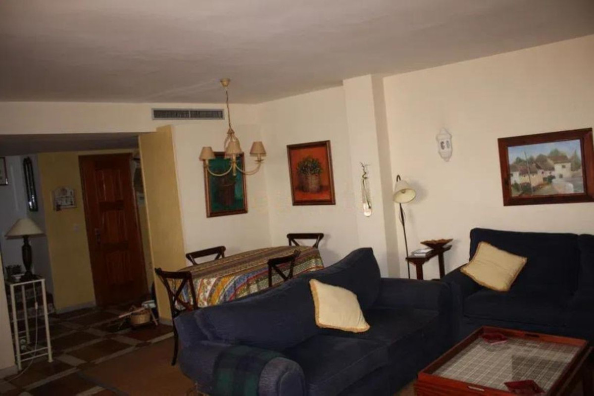 Adosados de 3 dormitorios en venta en Guadalmina Baja – R5126440