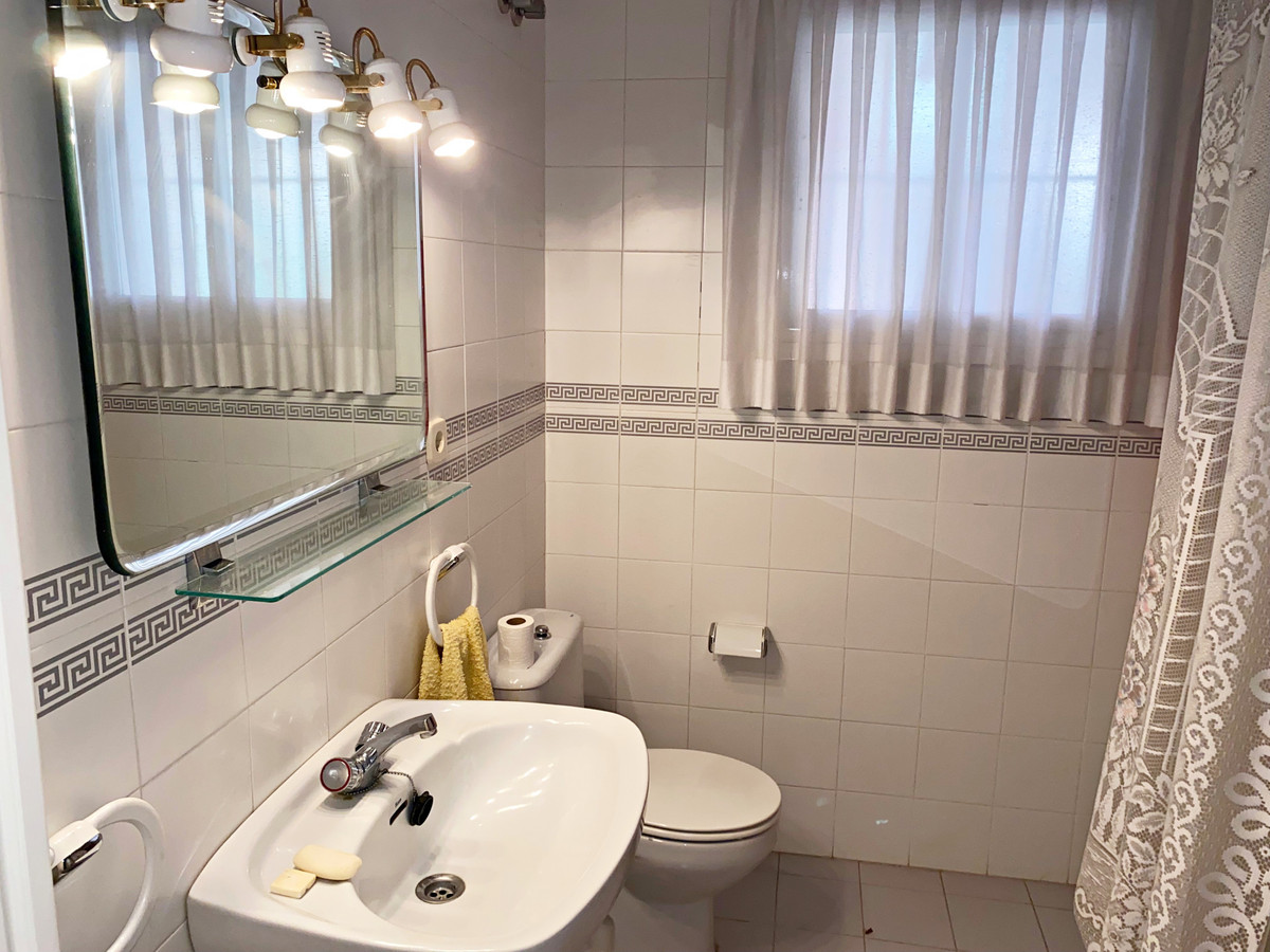 4 bedroom Apartments for sale in Marbella – R5139961