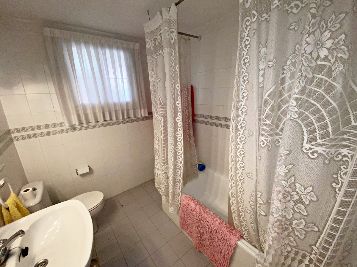 4 bedroom Apartments for sale in Marbella – R5139961