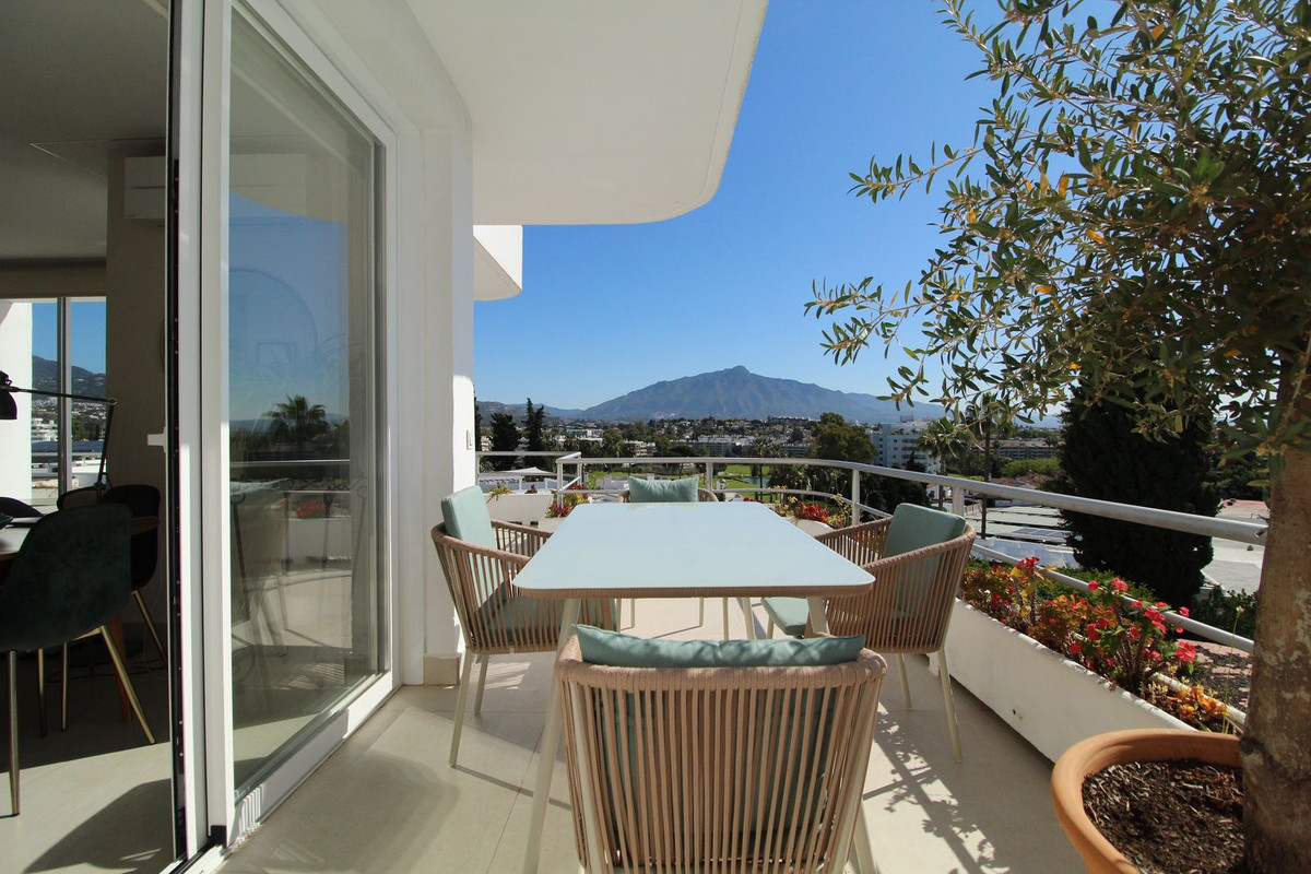 3 bedroom Apartments for sale in Guadalmina Alta – R5134720
