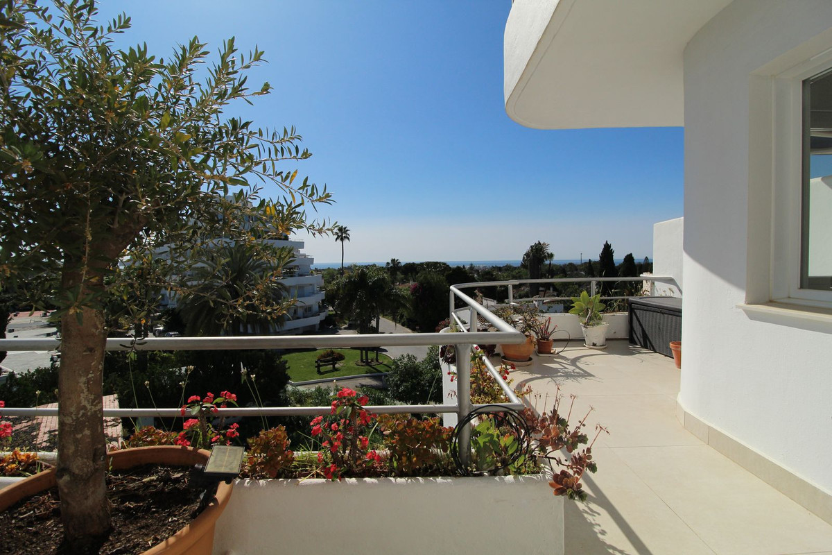3 bedroom Apartments for sale in Guadalmina Alta – R5134720