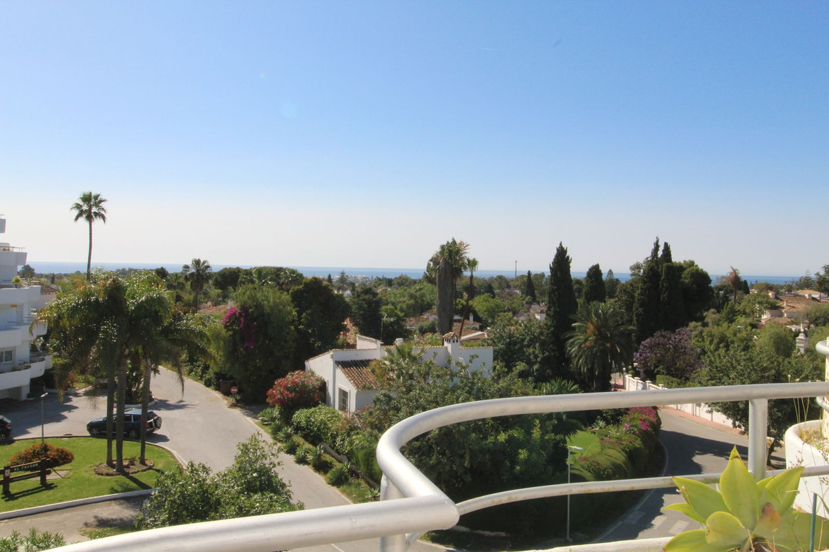 3 bedroom Apartments for sale in Guadalmina Alta – R5134720