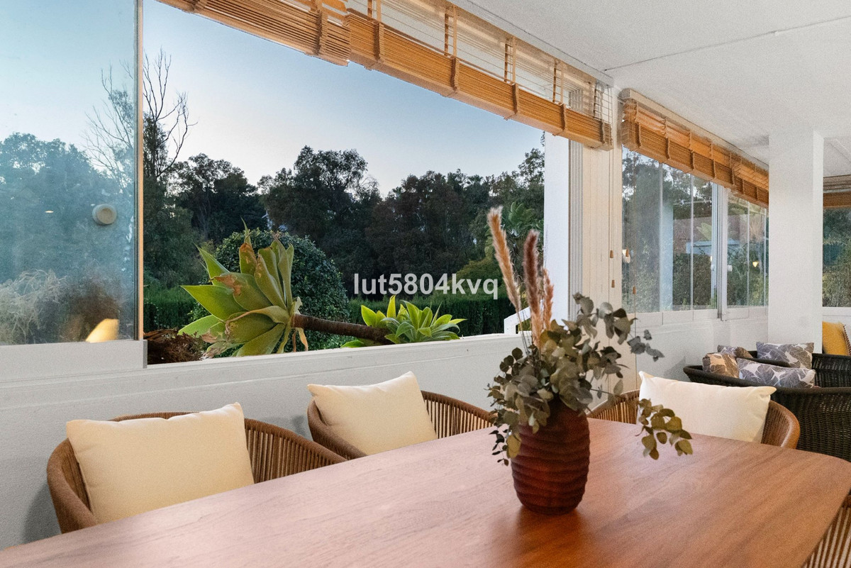 Apartamentos de 3 dormitorios en venta en Milla de Oro – R5126305