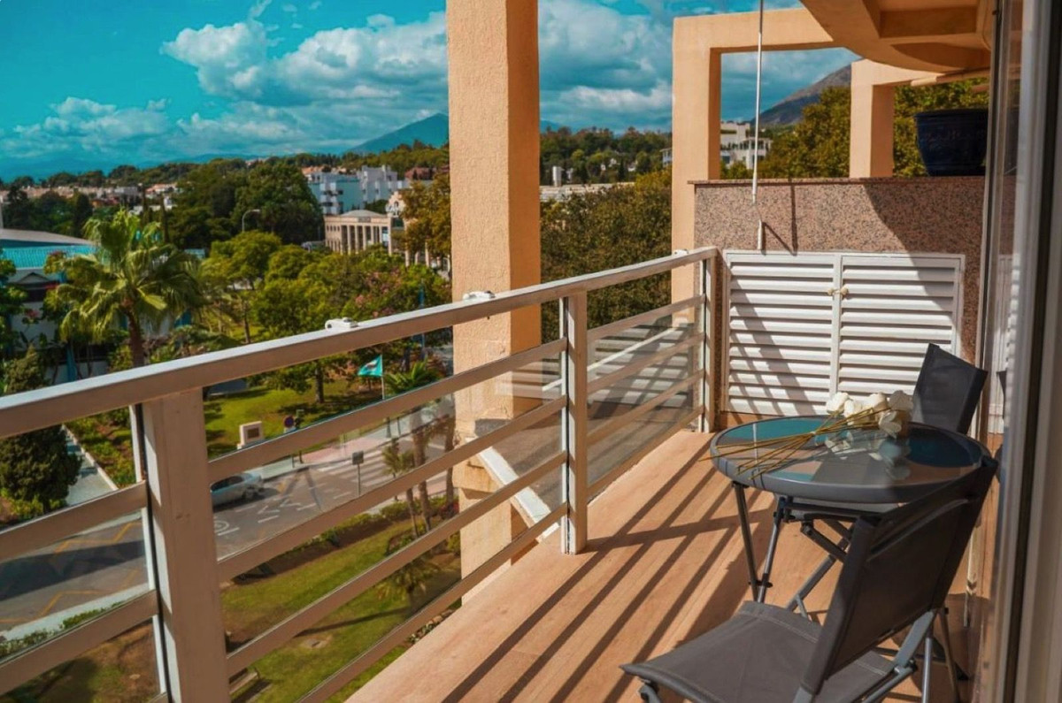 1 bedroom Apartments for sale in Marbella – R5142559