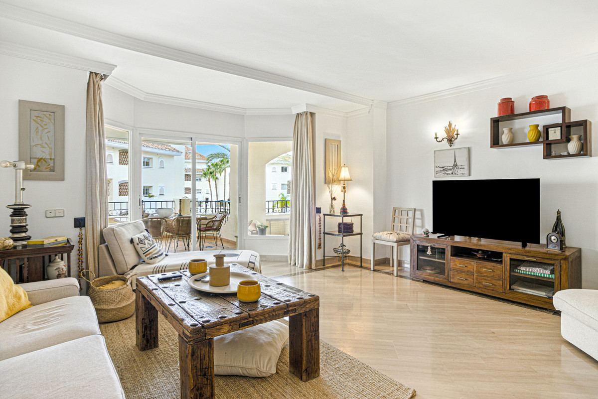2 bedroom Apartments for sale in Elviria – R5132773