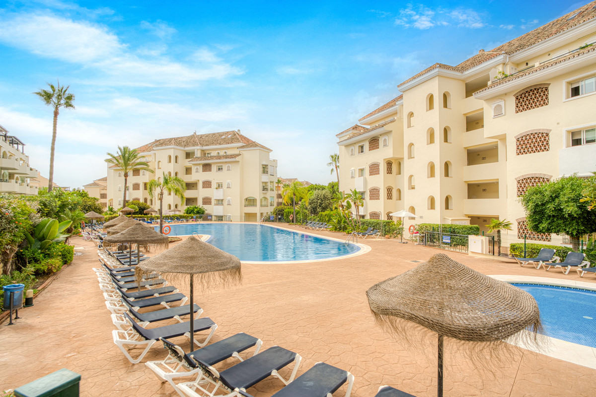 2 bedroom Apartments for sale in Elviria – R5132773