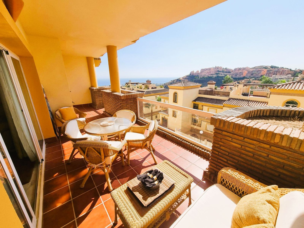 2 bedroom Apartments for sale in Calahonda – R5141659