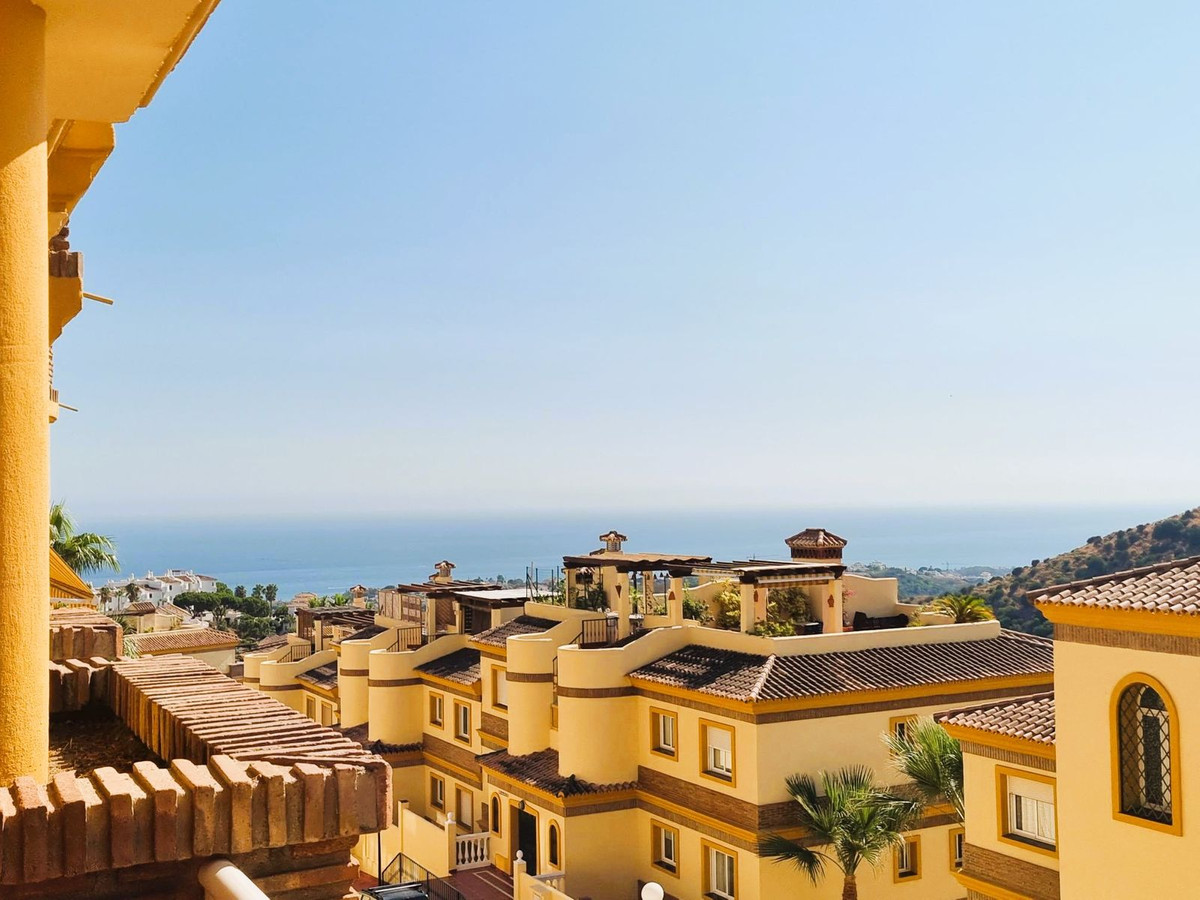 2 bedroom Apartments for sale in Calahonda – R5141659