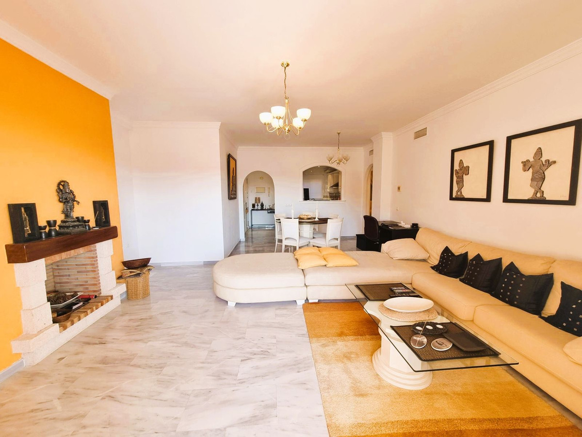 2 bedroom Apartments for sale in Calahonda – R5141659