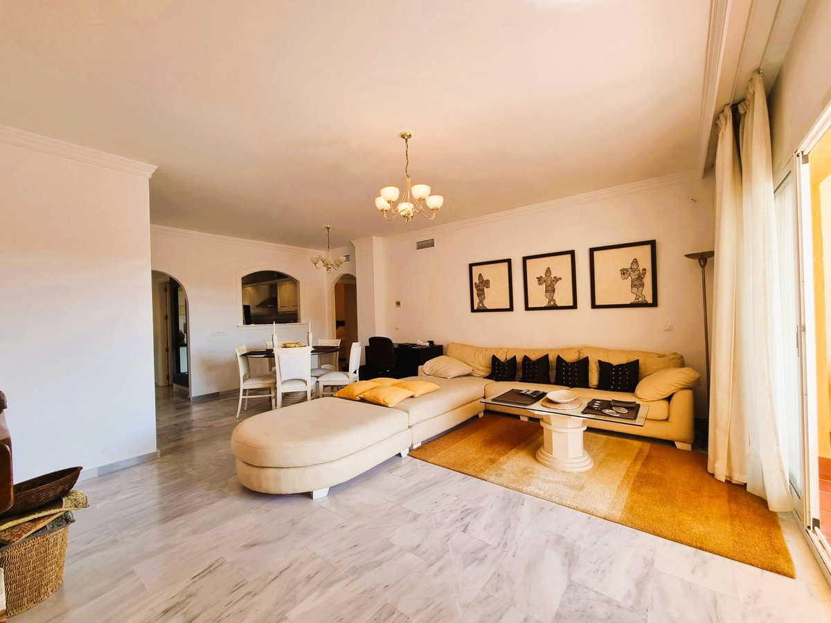 2 bedroom Apartments for sale in Calahonda – R5141659