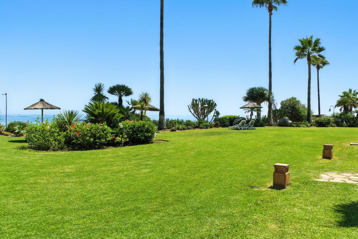 Apartamentos de 2 dormitorios en venta en Atalaya – R5126542