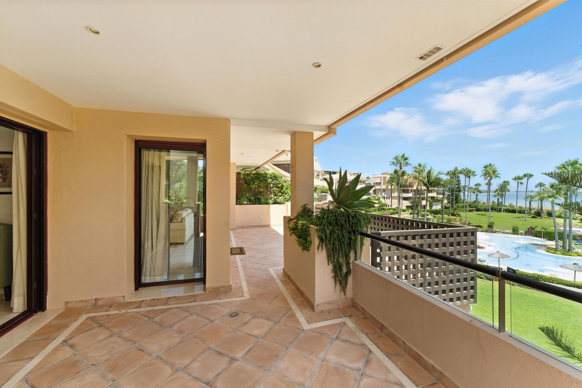 Apartamentos de 2 dormitorios en venta en Atalaya – R5126542