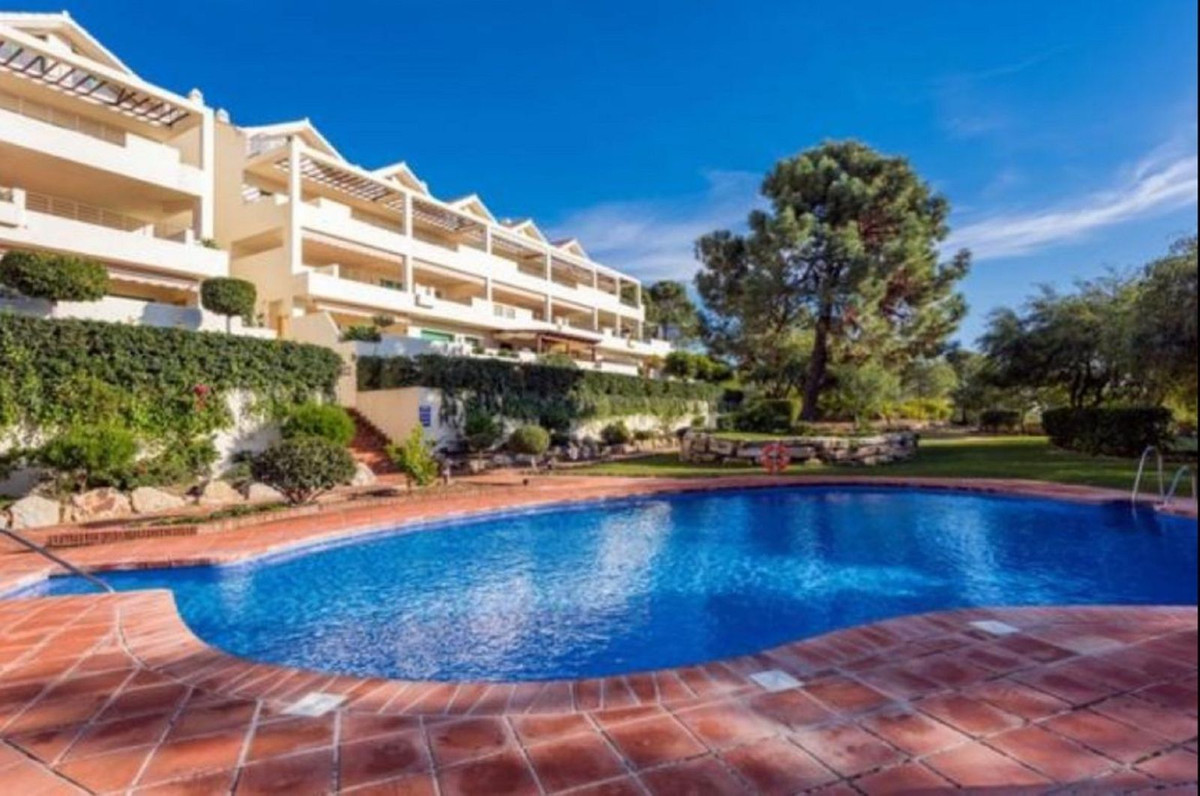 Apartamentos de 2 dormitorios en venta en Selwo – R5130625