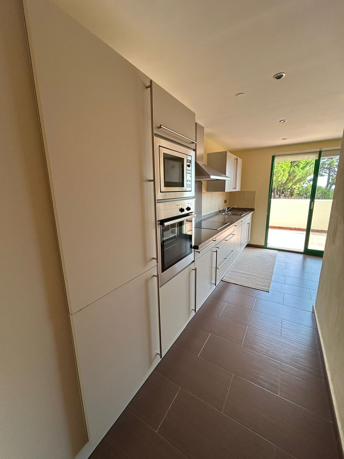 Apartamentos de 2 dormitorios en venta en Selwo – R5130625