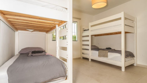 Villas de 5 dormitorios en venta en Elviria – R5140984
