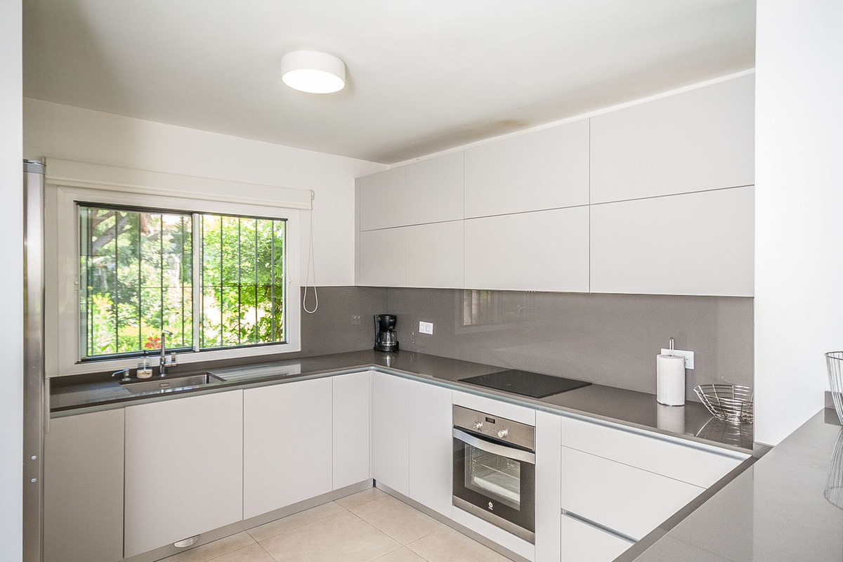 5 bedroom Villas for sale in Elviria – R5140984