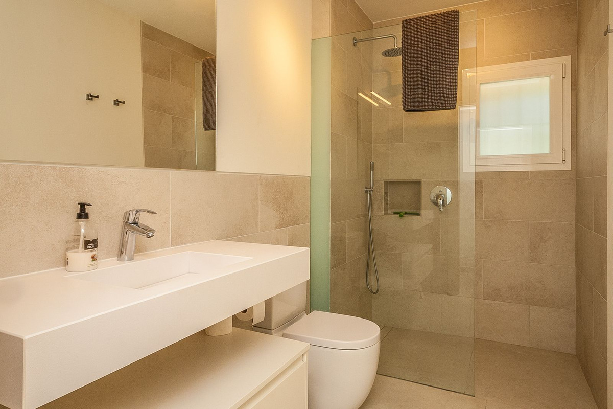 5 bedroom Villas for sale in Elviria – R5140984
