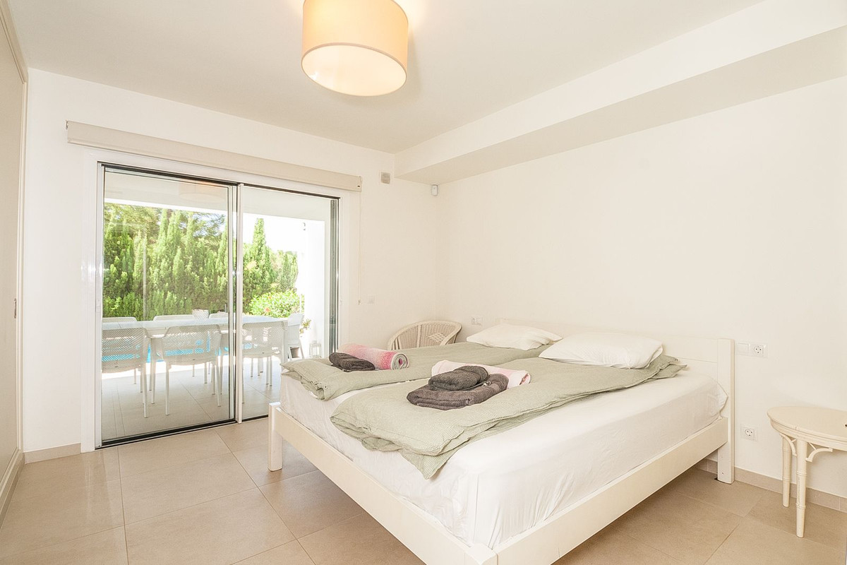 5 bedroom Villas for sale in Elviria – R5140984