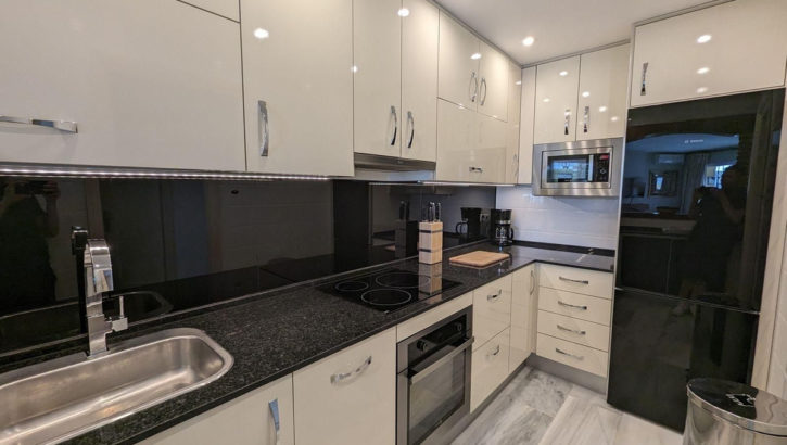 Aticos de 3 dormitorios en venta en Calahonda – R5132308 en 