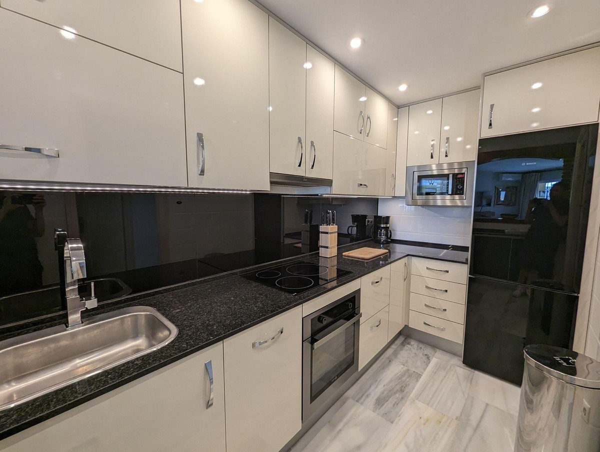 Aticos de 3 dormitorios en venta en Calahonda – R5132308