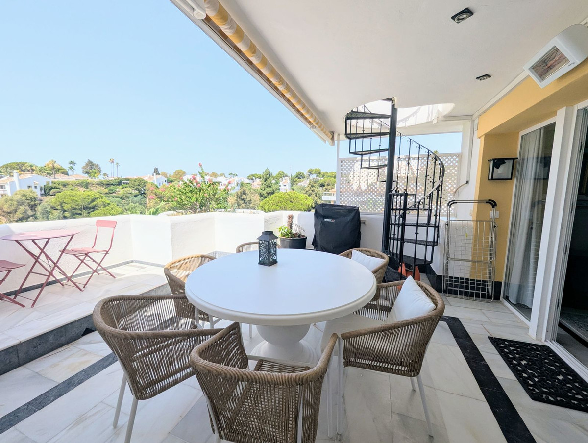 Aticos de 3 dormitorios en venta en Calahonda – R5132308
