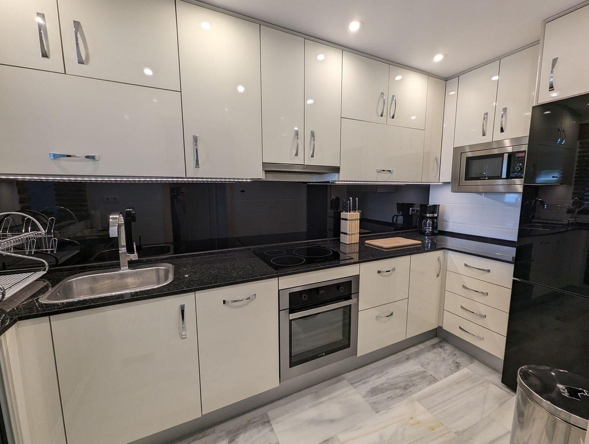 Aticos de 3 dormitorios en venta en Calahonda – R5132308