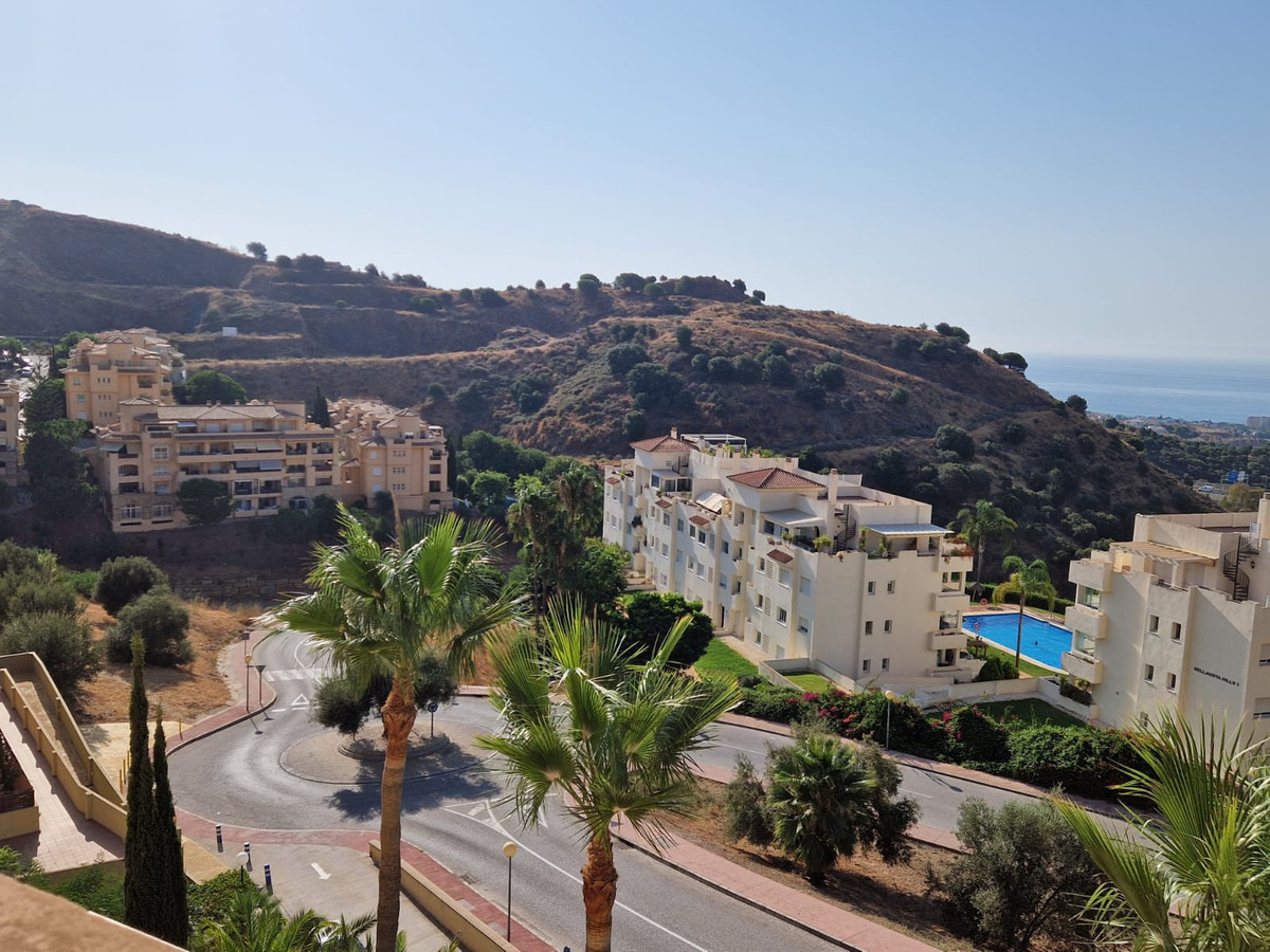 Apartamentos de 2 dormitorios en venta en Calahonda – R5143450