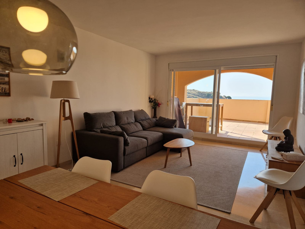 Apartamentos de 2 dormitorios en venta en Calahonda – R5143450