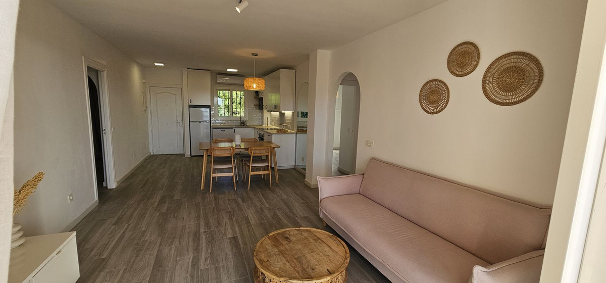 3 bedroom Apartments for sale in Riviera del Sol – R5136142