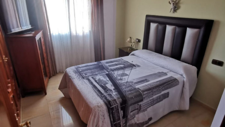 6 bedroom Villas for sale in La Cala de Mijas – R5128684 in 
