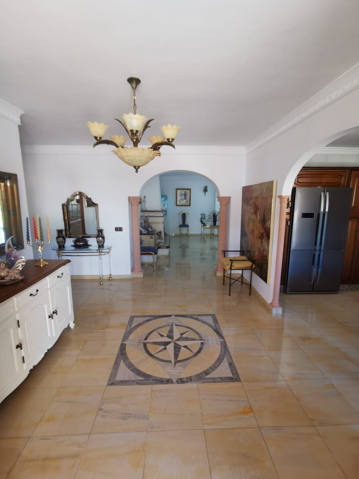 6 bedroom Villas for sale in La Cala de Mijas – R5128684