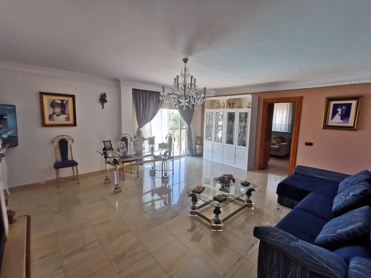 6 bedroom Villas for sale in La Cala de Mijas – R5128684