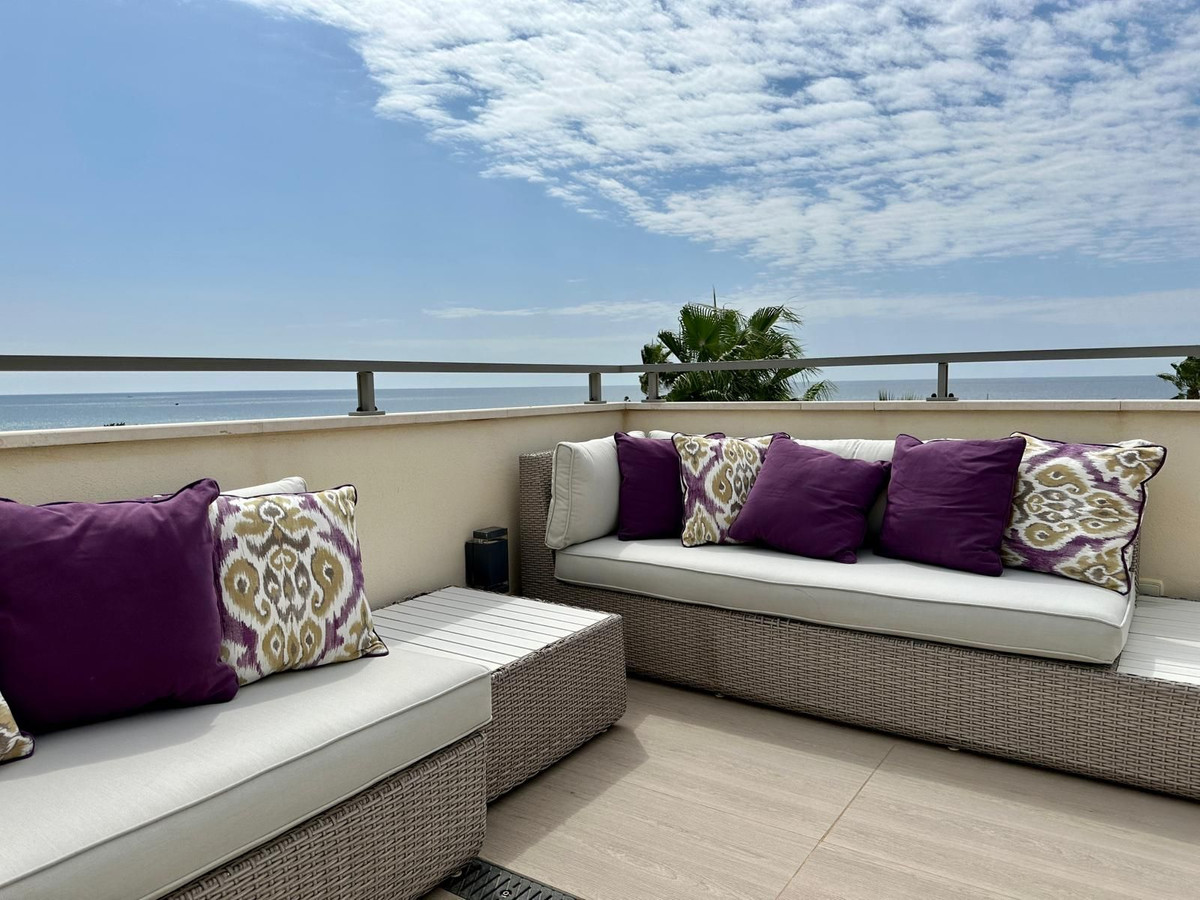 5 bedroom Villas for sale in Marbella – R5123887