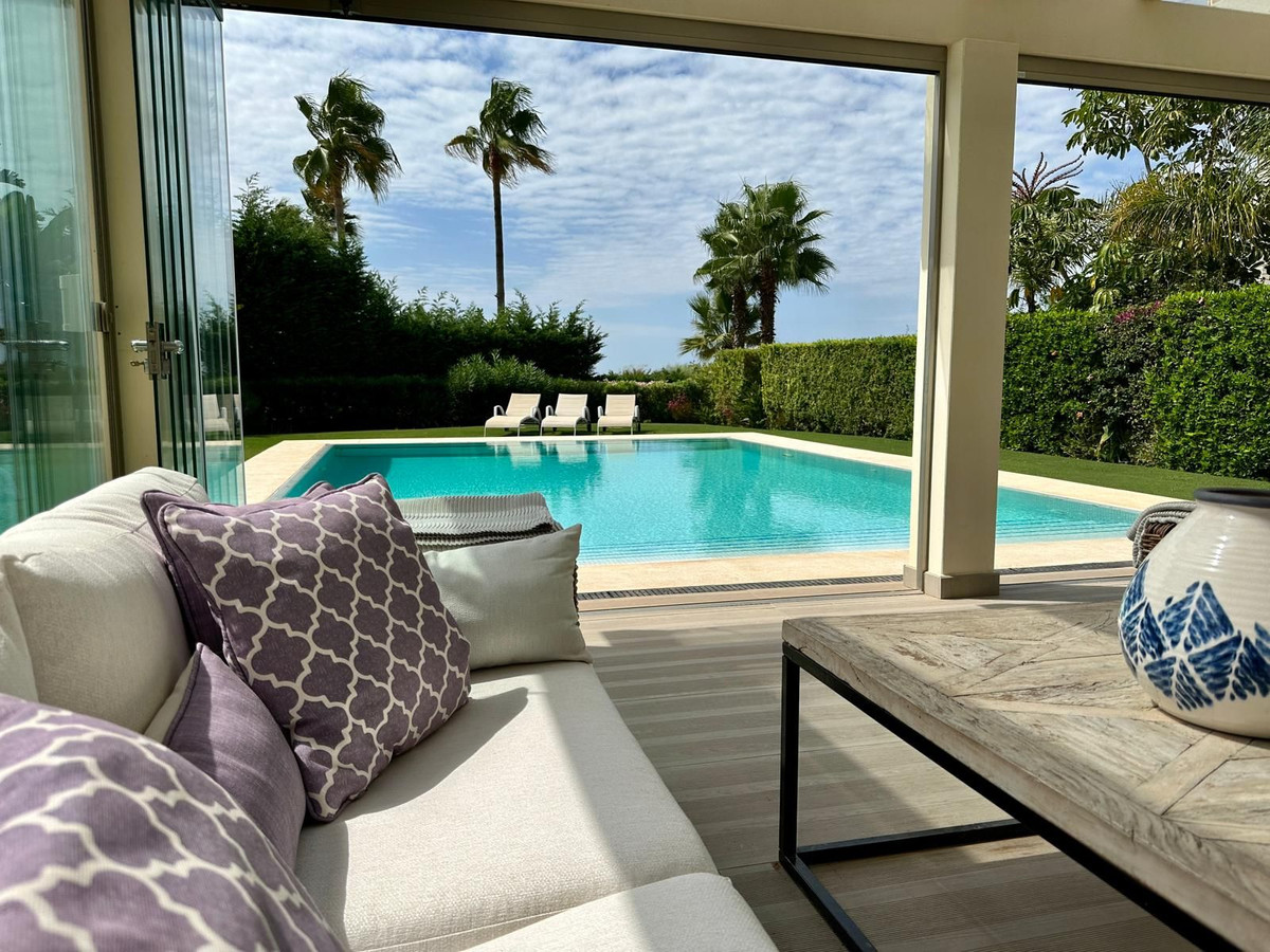 5 bedroom Villas for sale in Marbella – R5123887